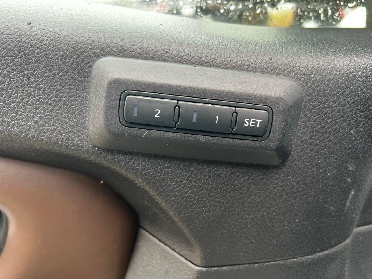 Nissan Titan Platinum Reserve Crew Cab 4WD 2017