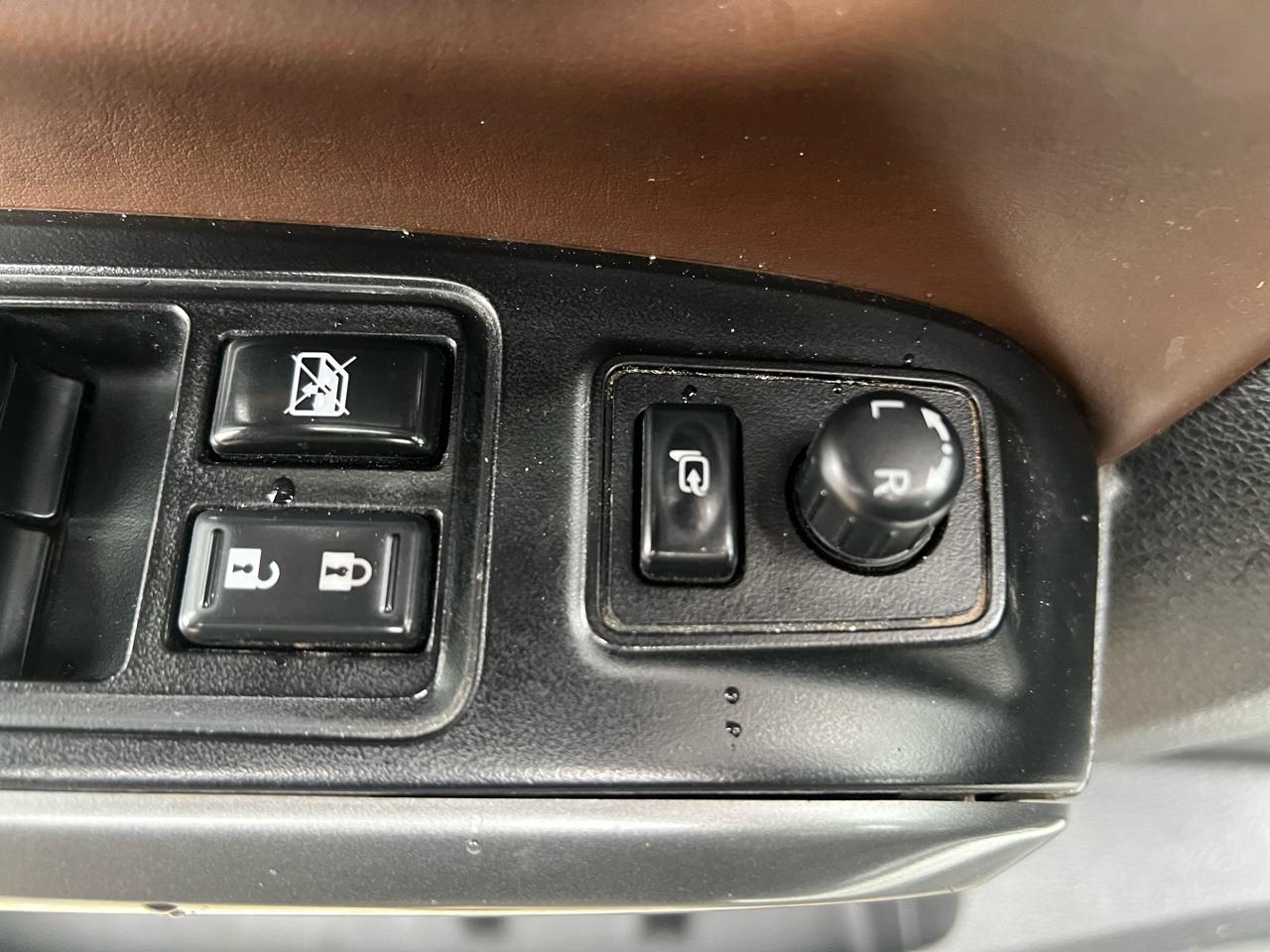 Nissan Titan Platinum Reserve Crew Cab 4WD 2017