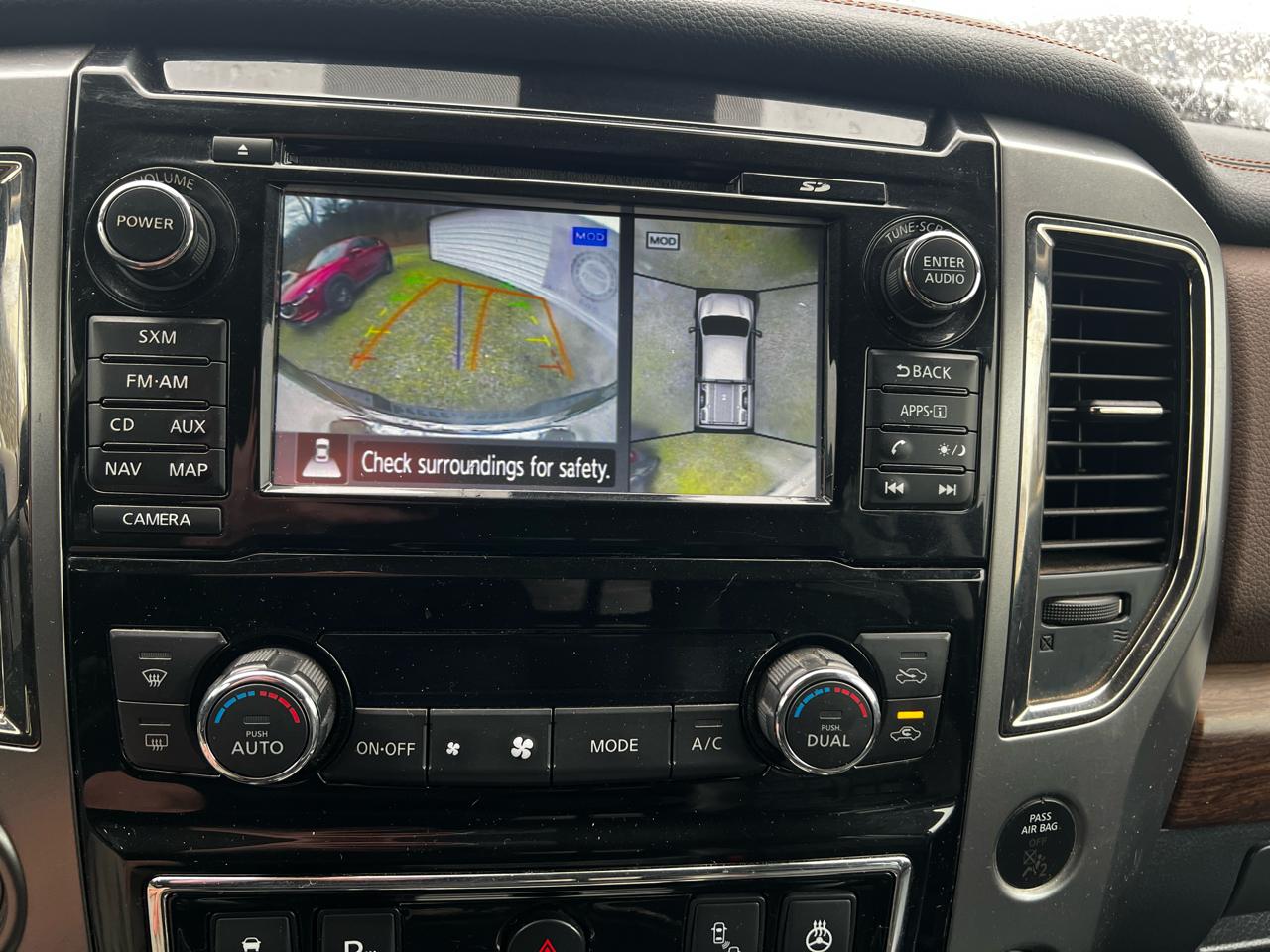 Nissan Titan Platinum Reserve Crew Cab 4WD 2017