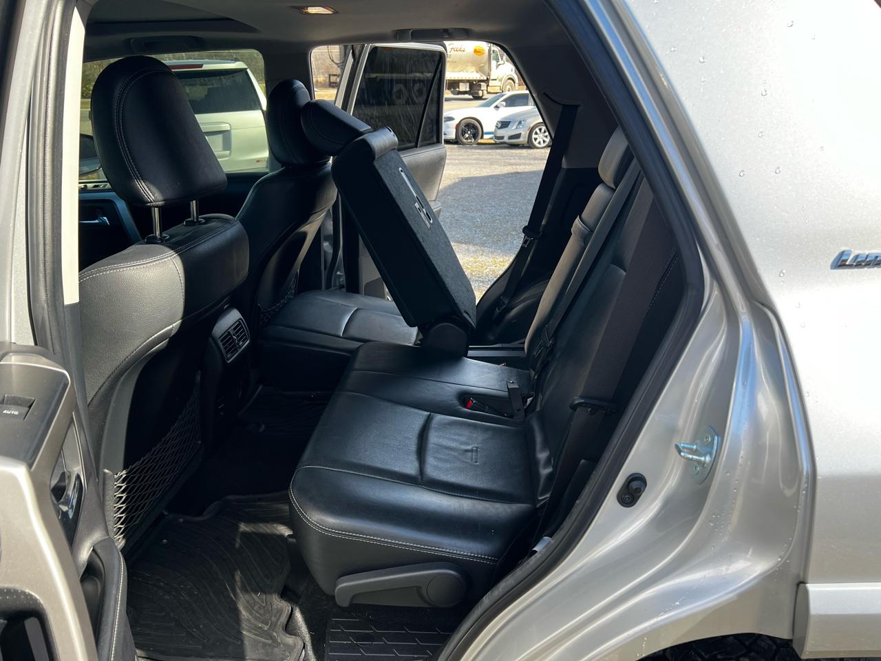 Toyota 4Runner Limited 2WD V6 2015