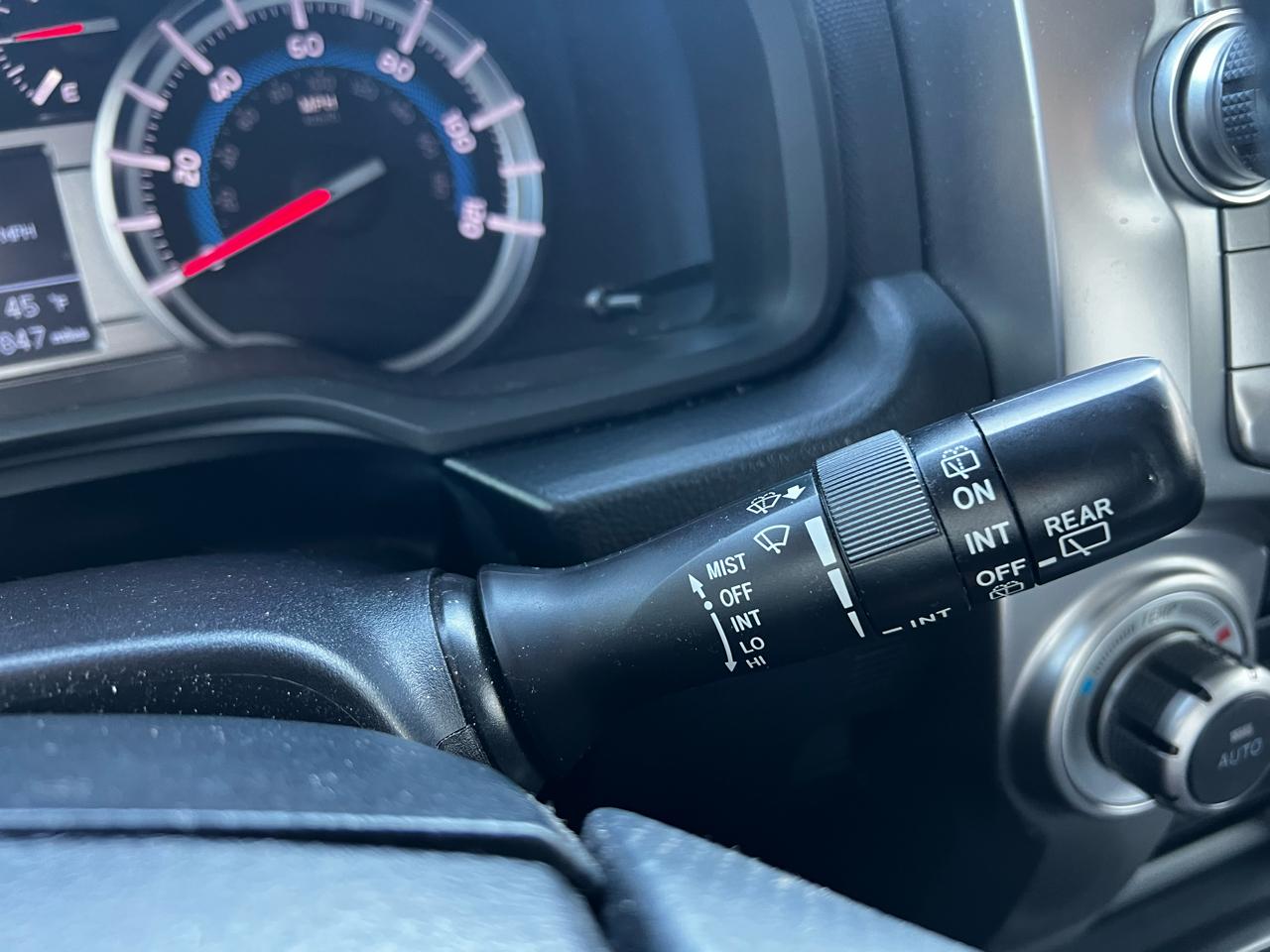 Toyota 4Runner Limited 2WD V6 2015