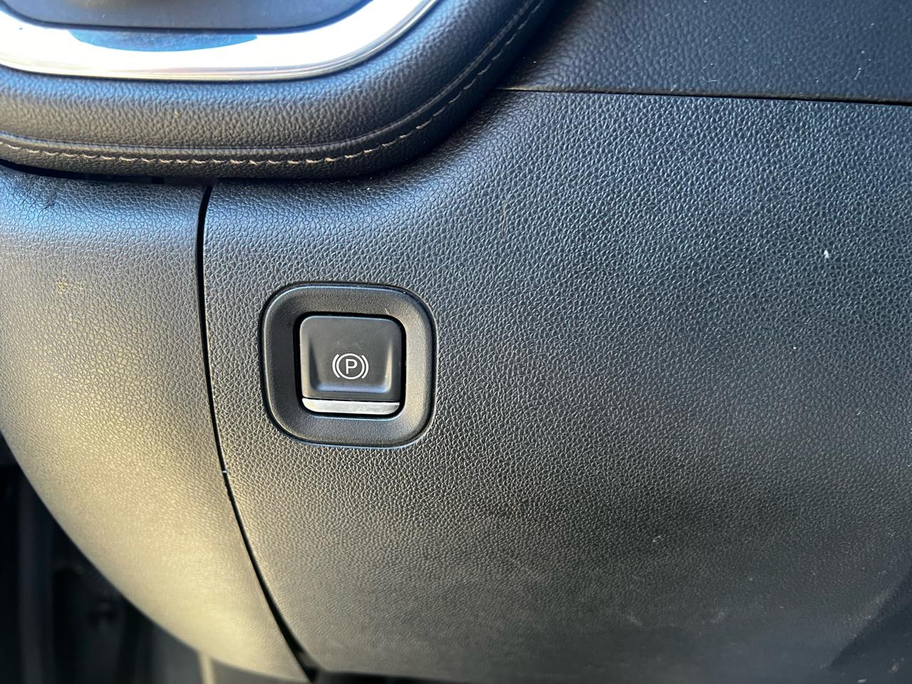 Chevrolet Silverado 1500 LT Trail Boss Crew Cab 4WD 2020