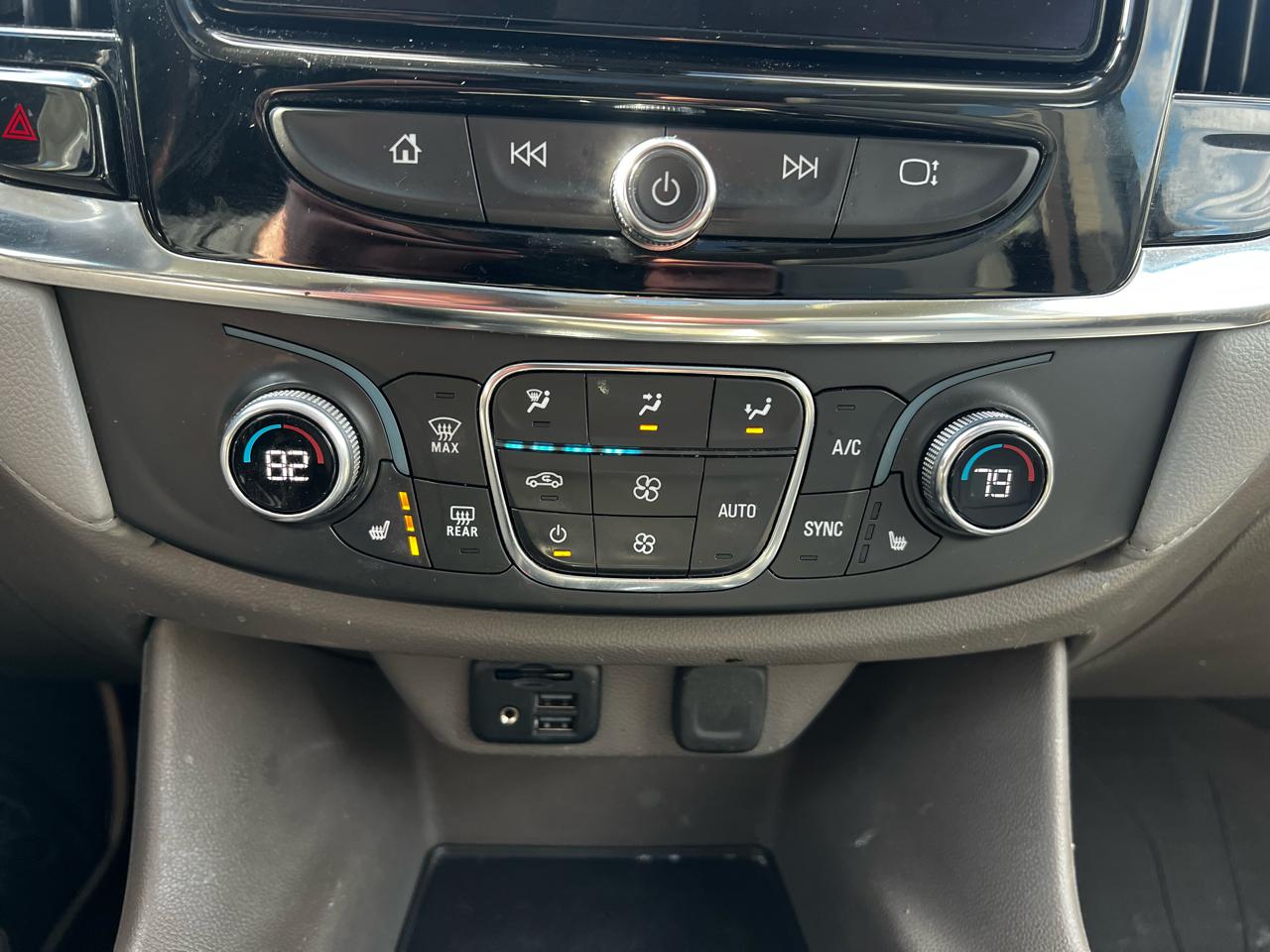 Chevrolet Traverse LT Leather FWD 2021