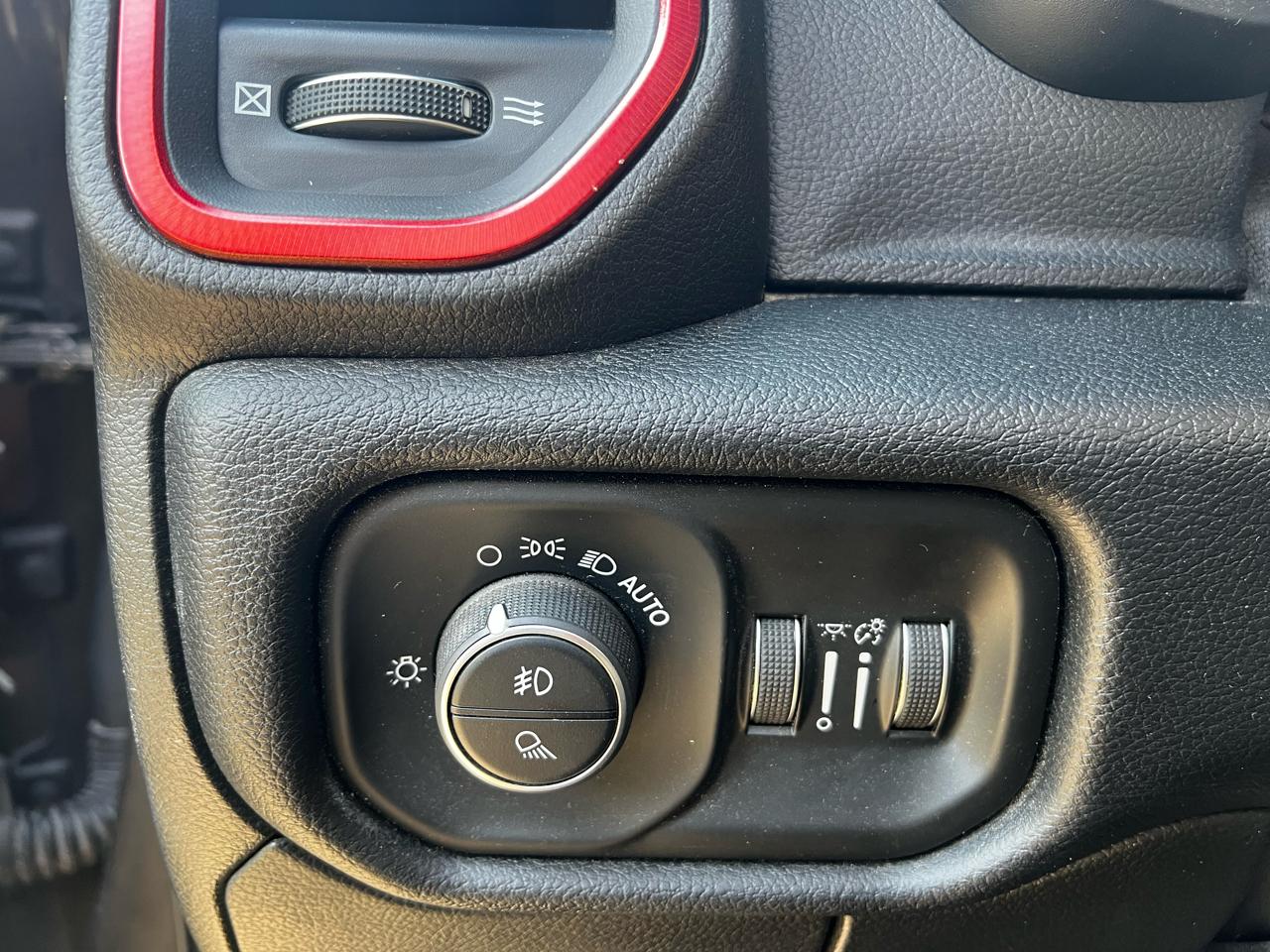 RAM 1500 Rebel Crew Cab SB 4WD 2019