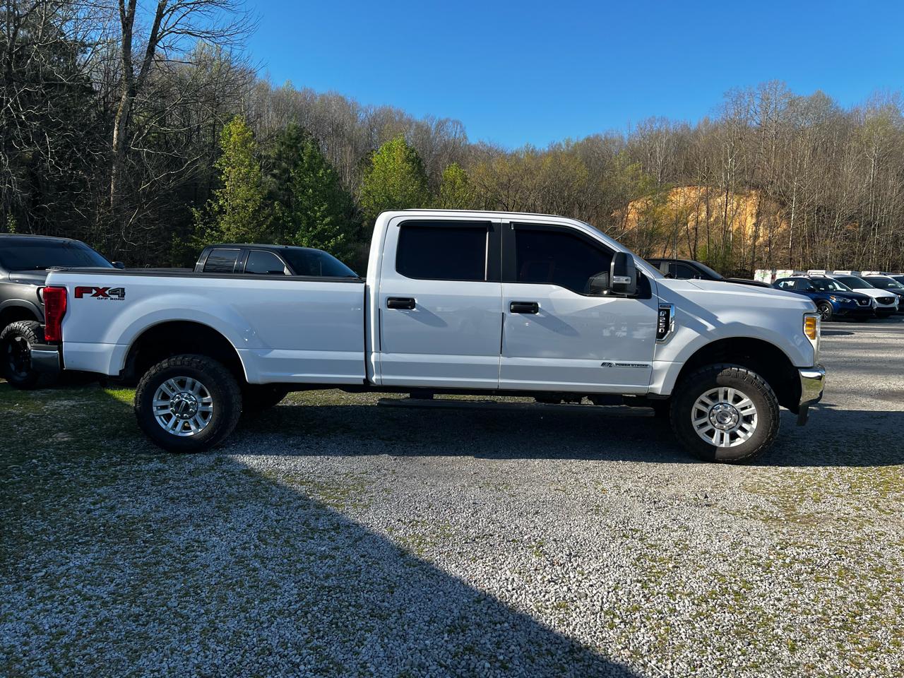 Ford F-250 SD XL Crew Cab 4WD 2017