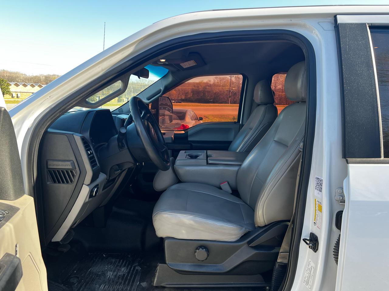 Ford F-250 SD XL Crew Cab 4WD 2017