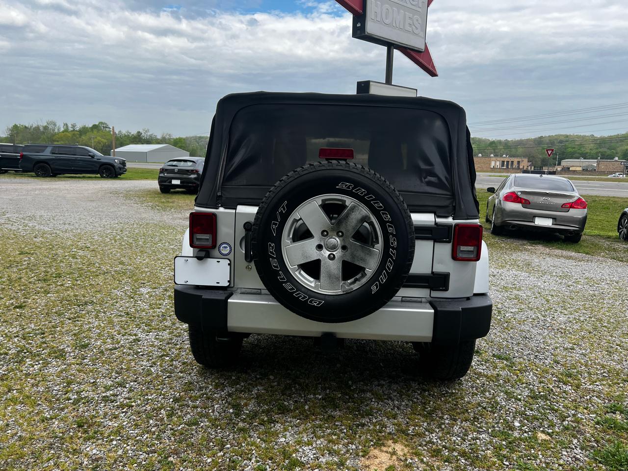 Jeep Wrangler Sahara 4WD 2012