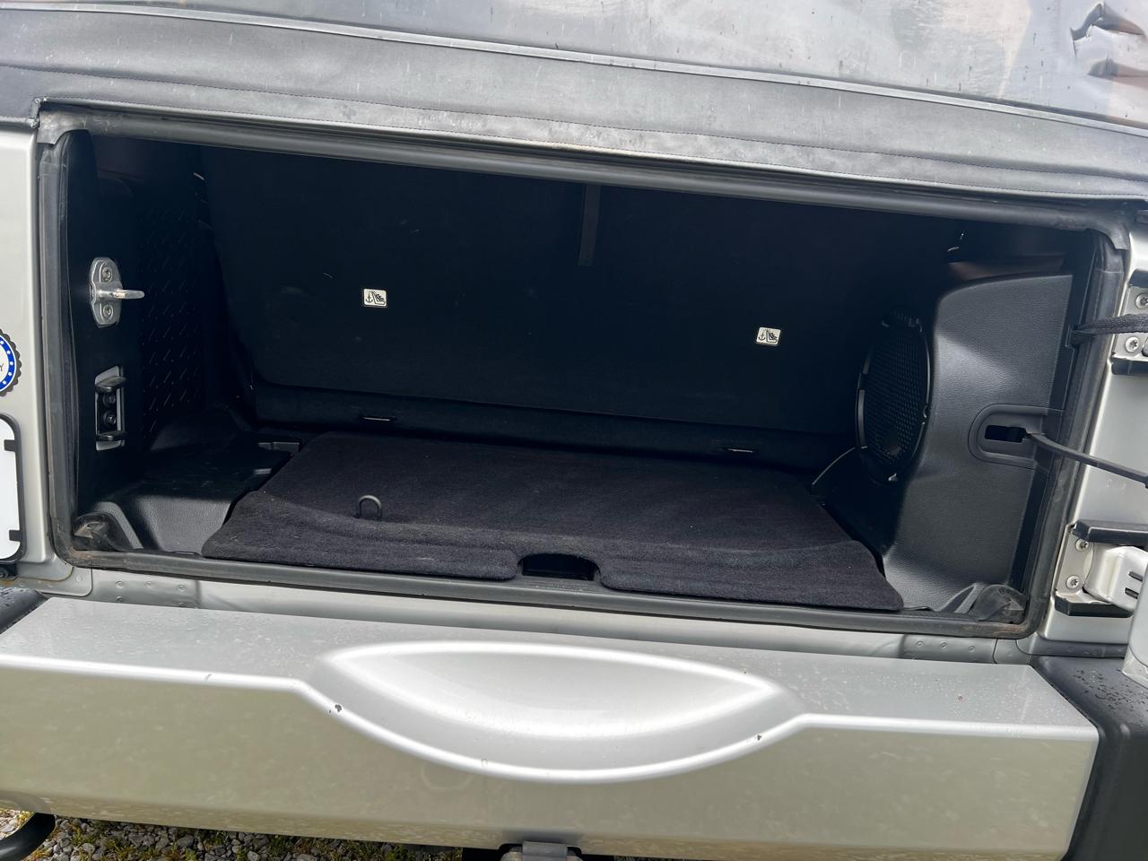 Jeep Wrangler Sahara 4WD 2012