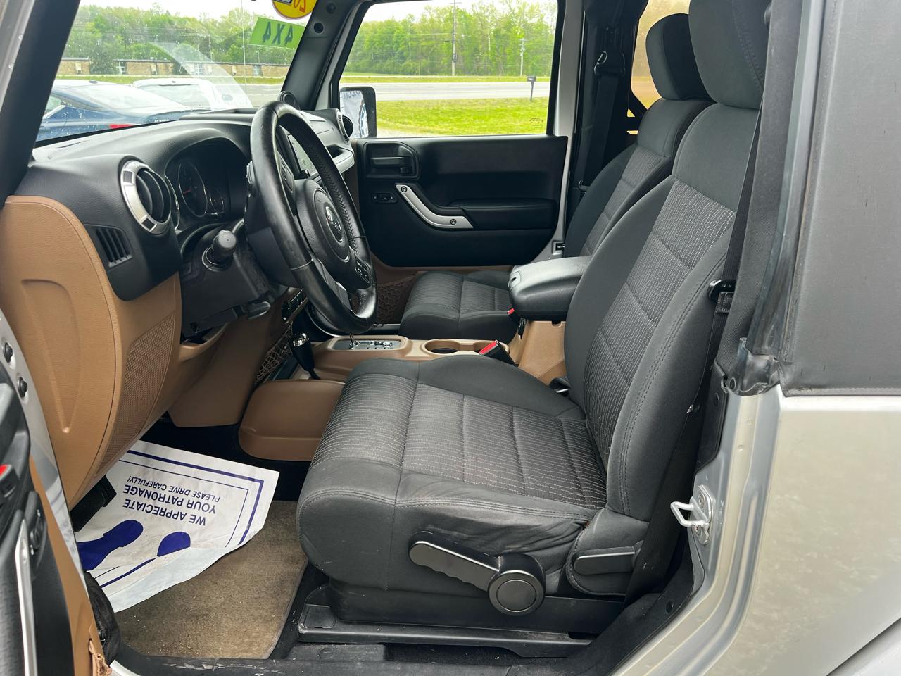 Jeep Wrangler Sahara 4WD 2012