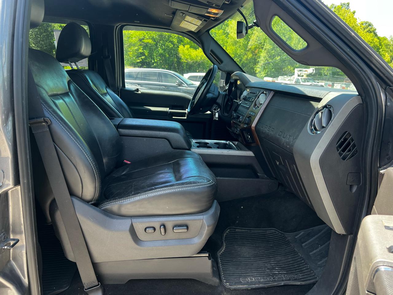 Ford F-250 SD Lariat Crew Cab 4WD 2011