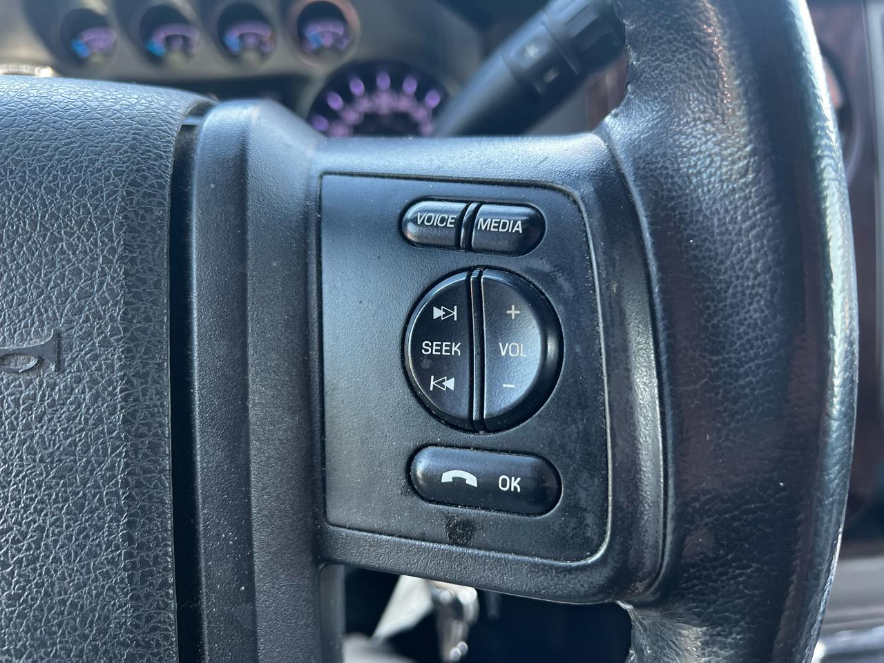 Ford F-250 SD Lariat Crew Cab 4WD 2011