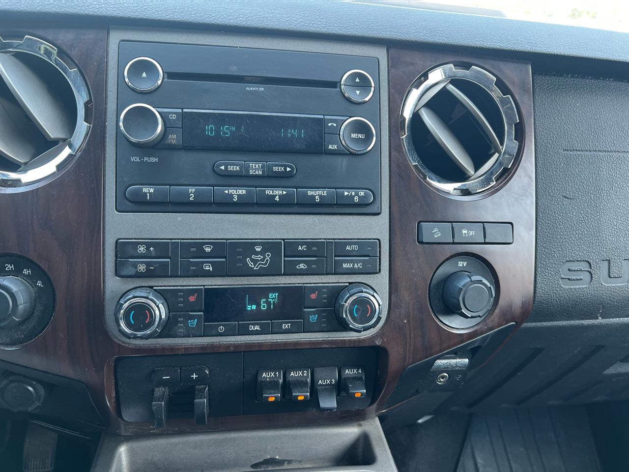 Ford F-250 SD Lariat Crew Cab 4WD 2011