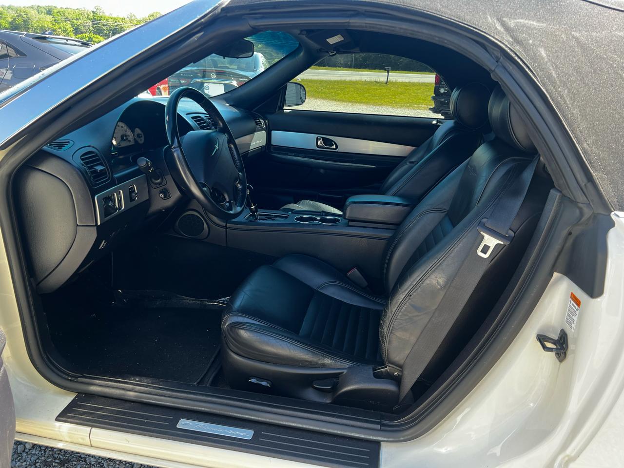 Ford Thunderbird Deluxe 2003