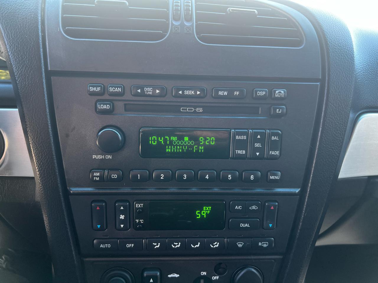 Ford Thunderbird Deluxe 2003