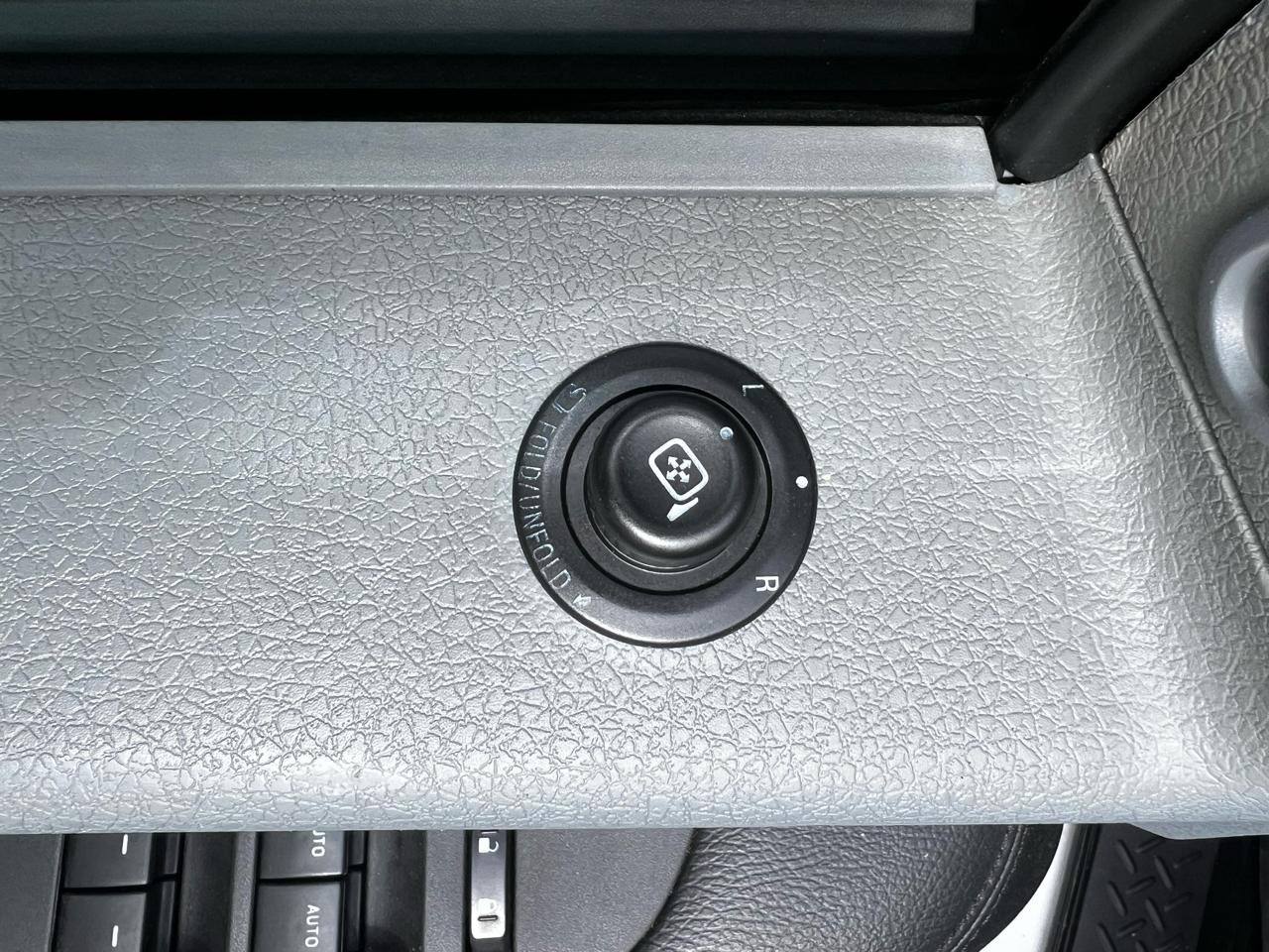 Ford F-150 Platinum SuperCrew 5.5-ft. Bed 4WD 2012