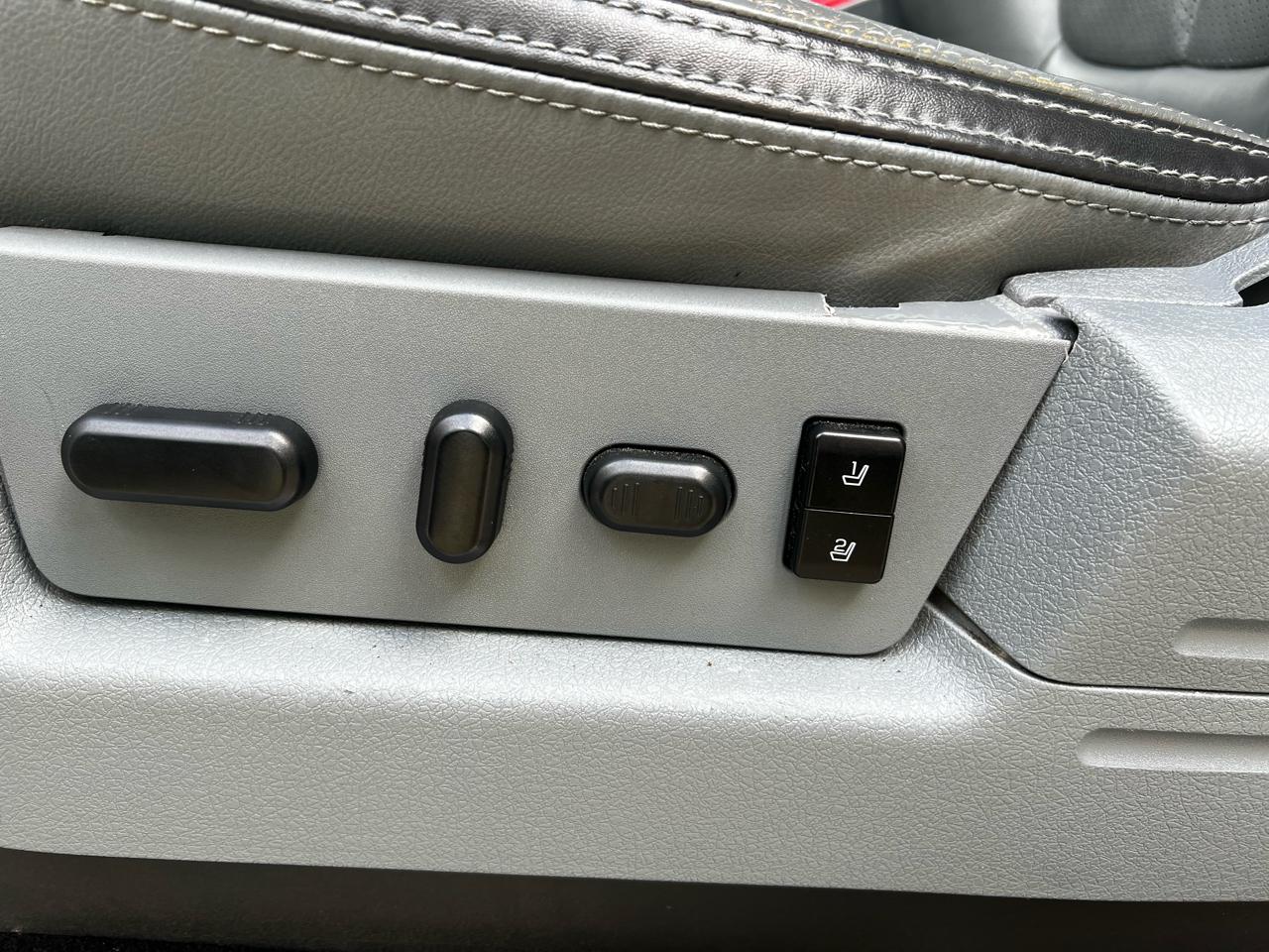 Ford F-150 Platinum SuperCrew 5.5-ft. Bed 4WD 2012