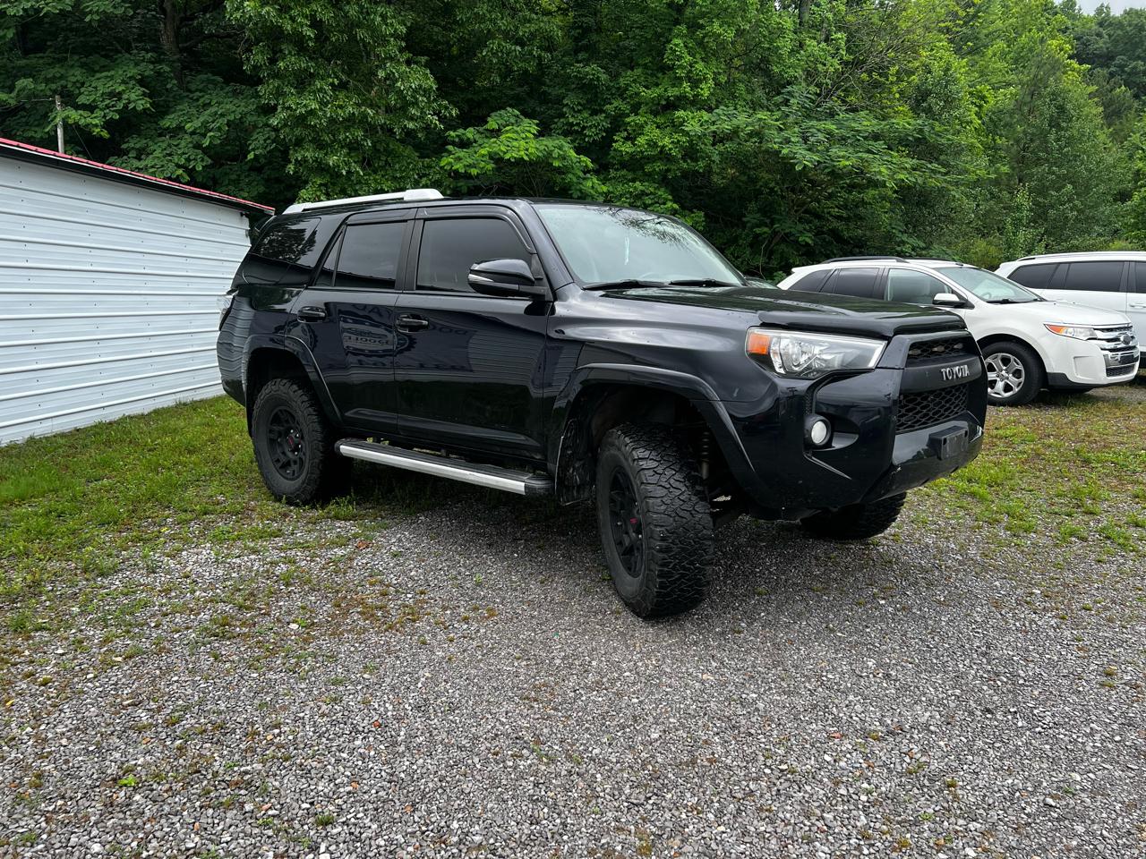 Toyota 4Runner SR5 4WD 2016