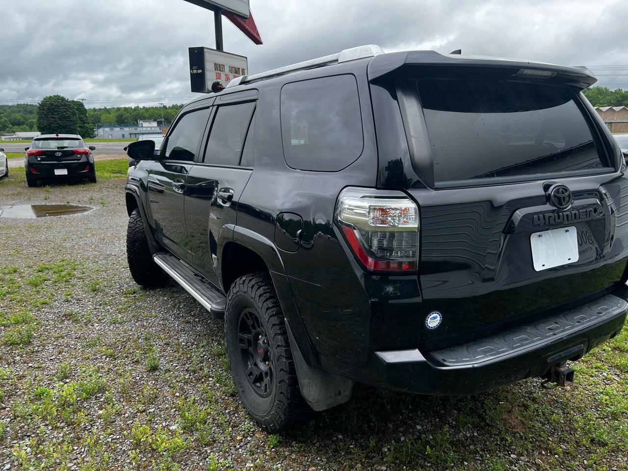 Toyota 4Runner SR5 4WD 2016