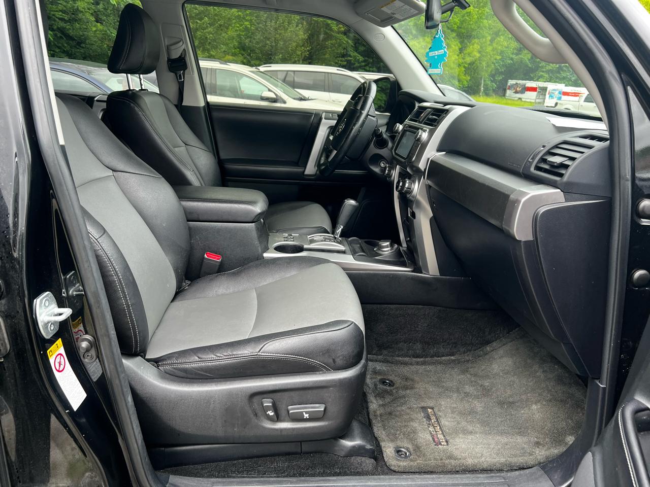Toyota 4Runner SR5 4WD 2016