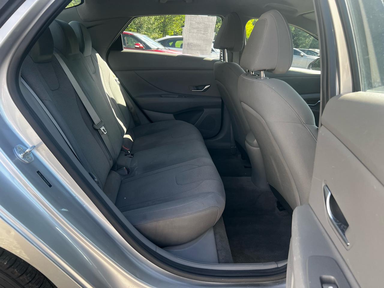 Hyundai Elantra SE 2021