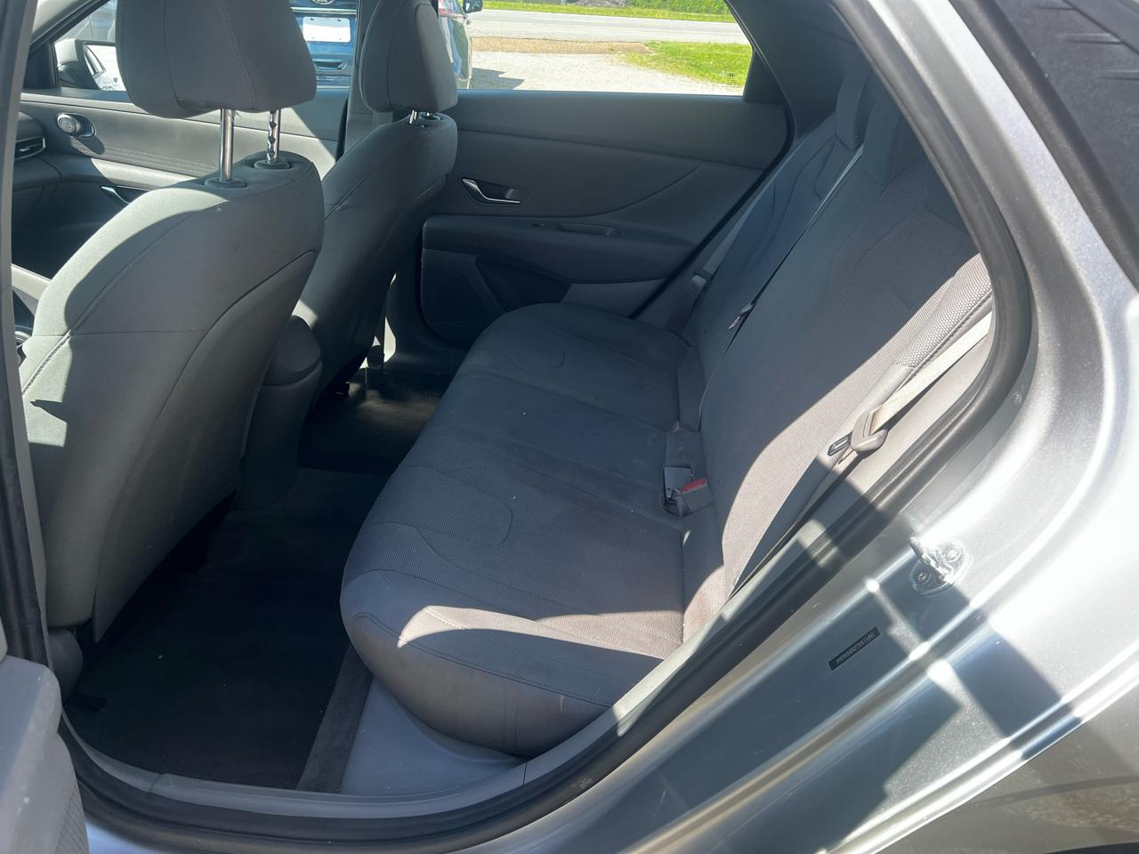 Hyundai Elantra SE 2021