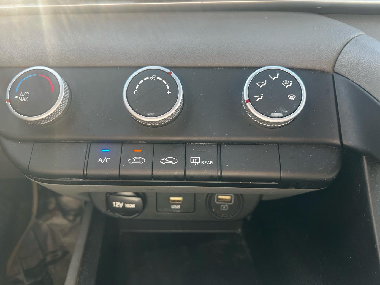 Hyundai Elantra SE 2021