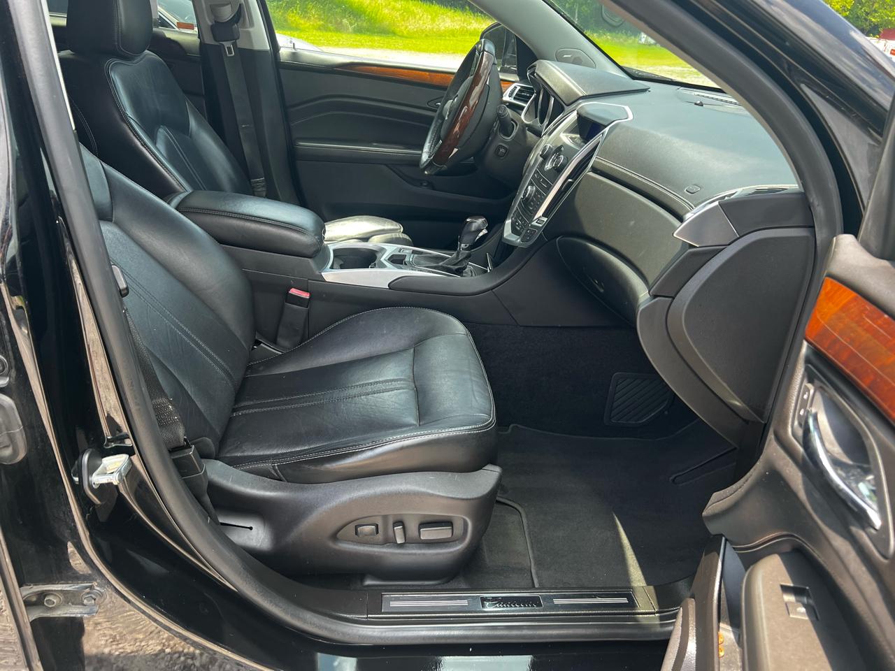 Cadillac SRX Luxury 2012