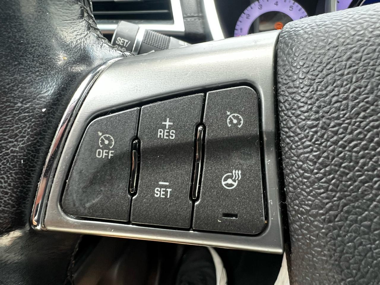 Cadillac SRX Luxury 2012