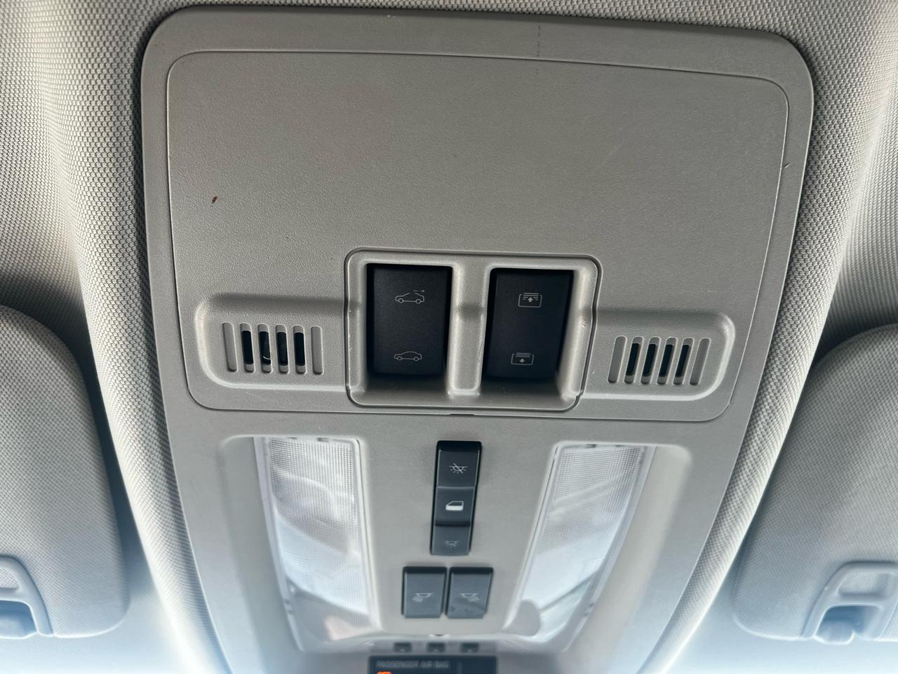 Cadillac SRX Luxury 2012