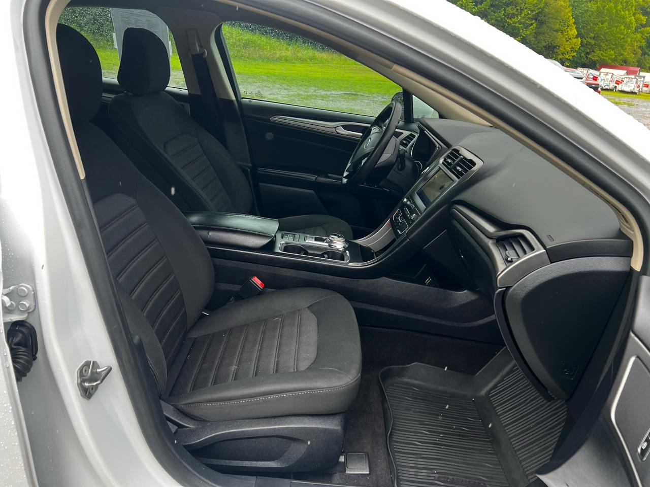 Ford Fusion SE 2020