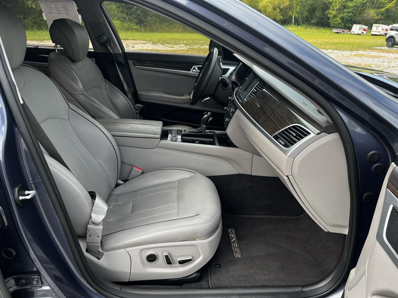 Hyundai Genesis 3.8L 2015