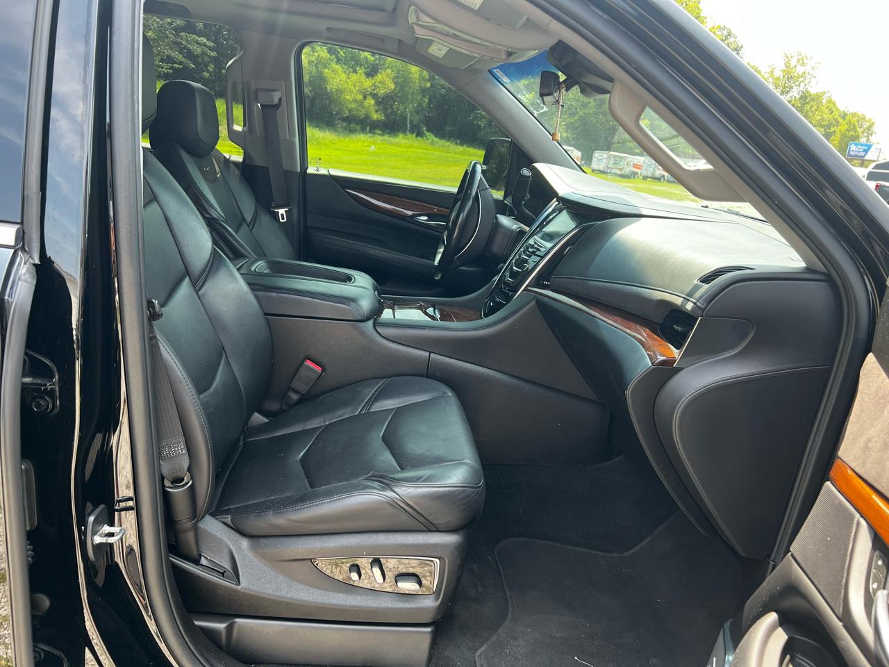 Cadillac Escalade Luxury 4WD 2018