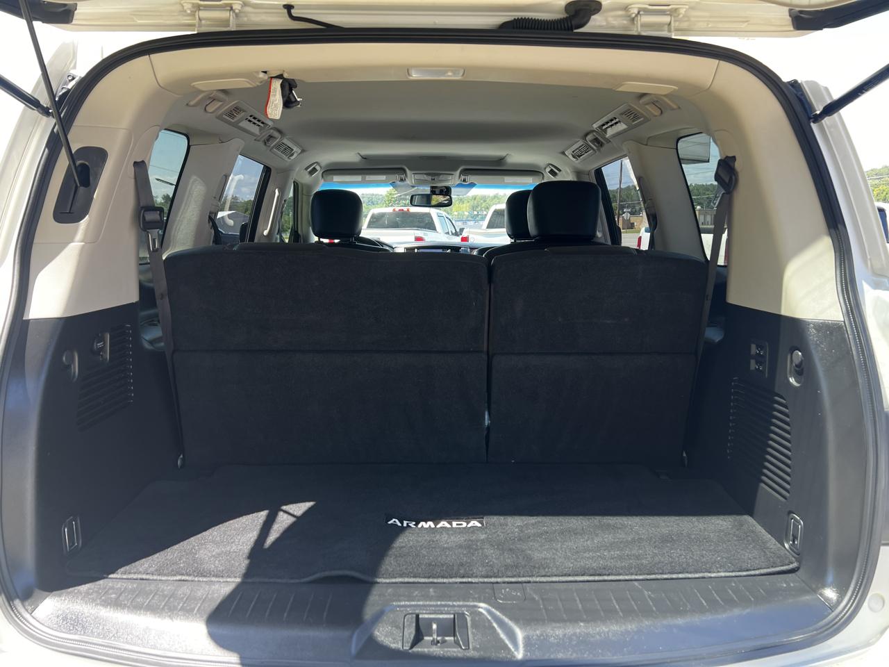 Nissan Armada SV 2WD 2017