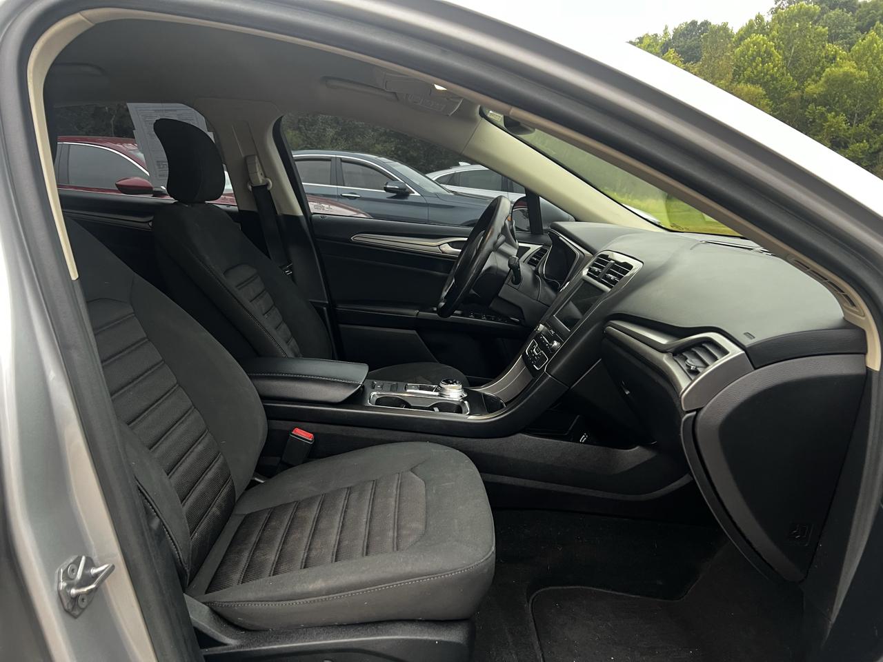 Ford Fusion SE 2019