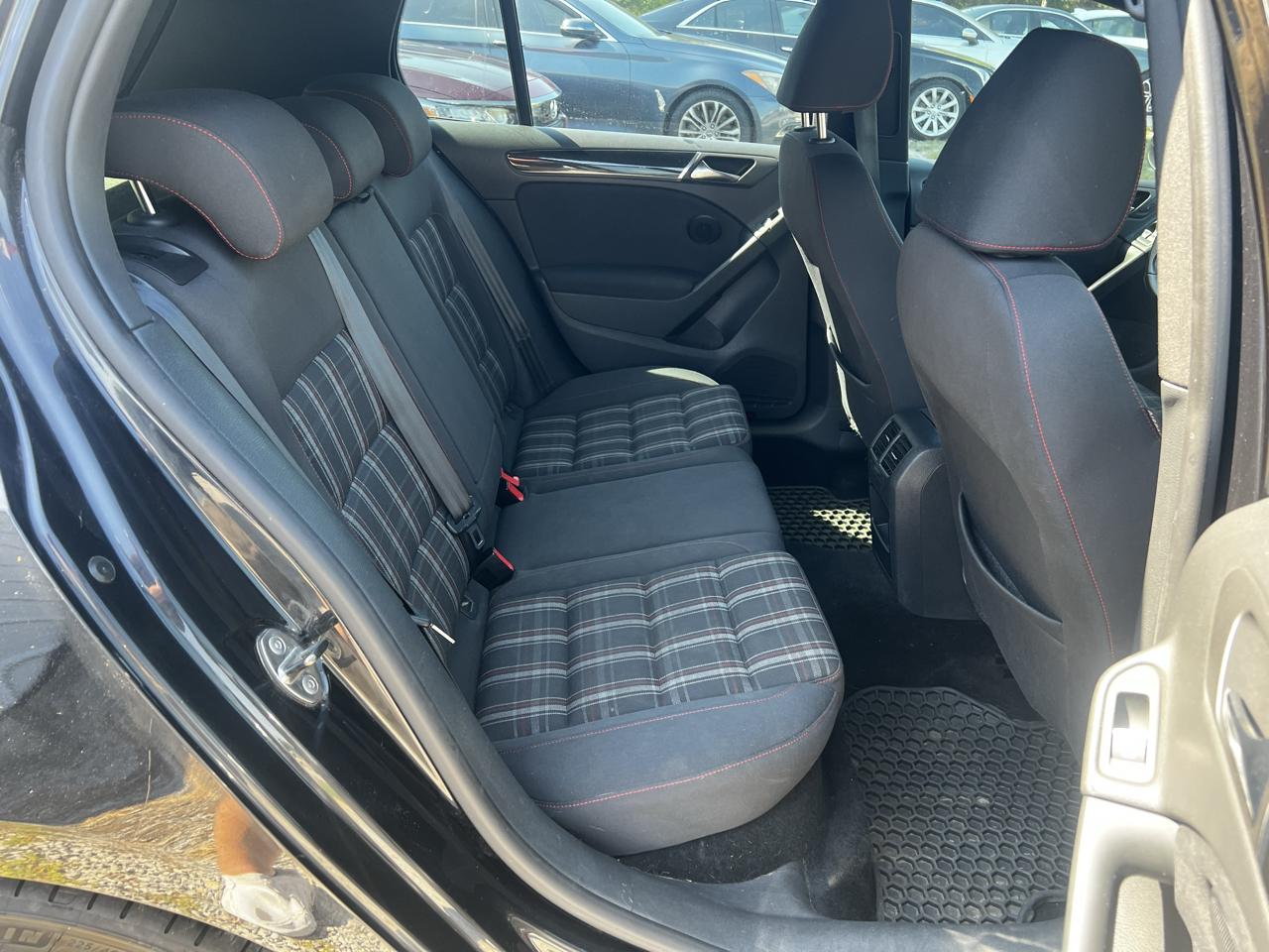 Volkswagen GTI 2.0T Sedan 2010