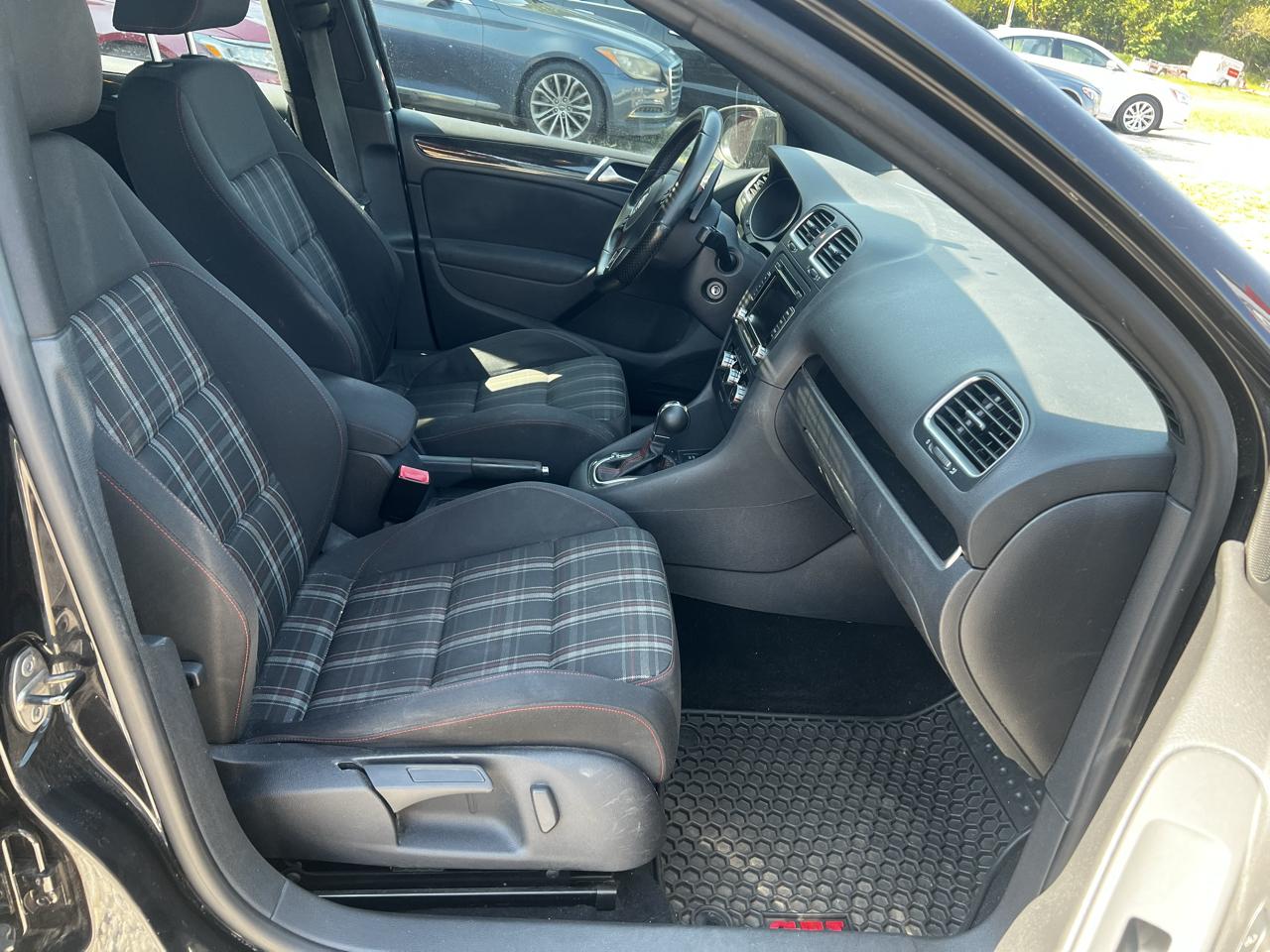 Volkswagen GTI 2.0T Sedan 2010
