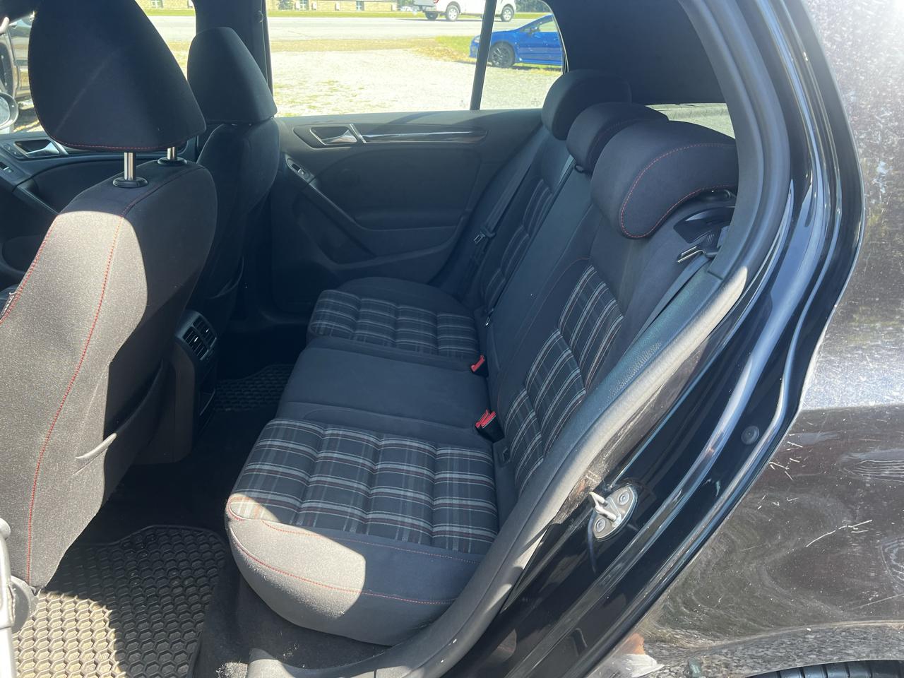 Volkswagen GTI 2.0T Sedan 2010