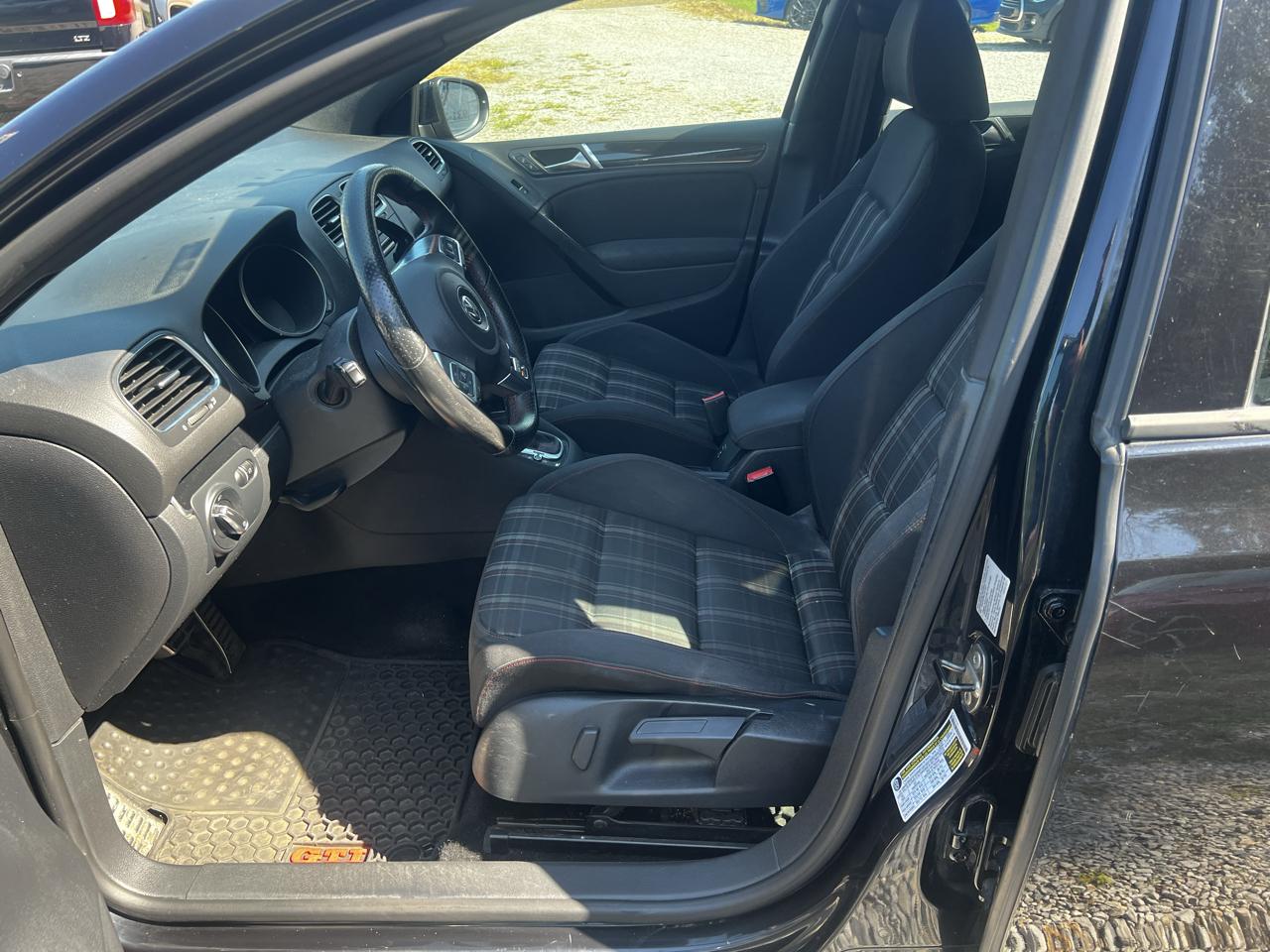Volkswagen GTI 2.0T Sedan 2010