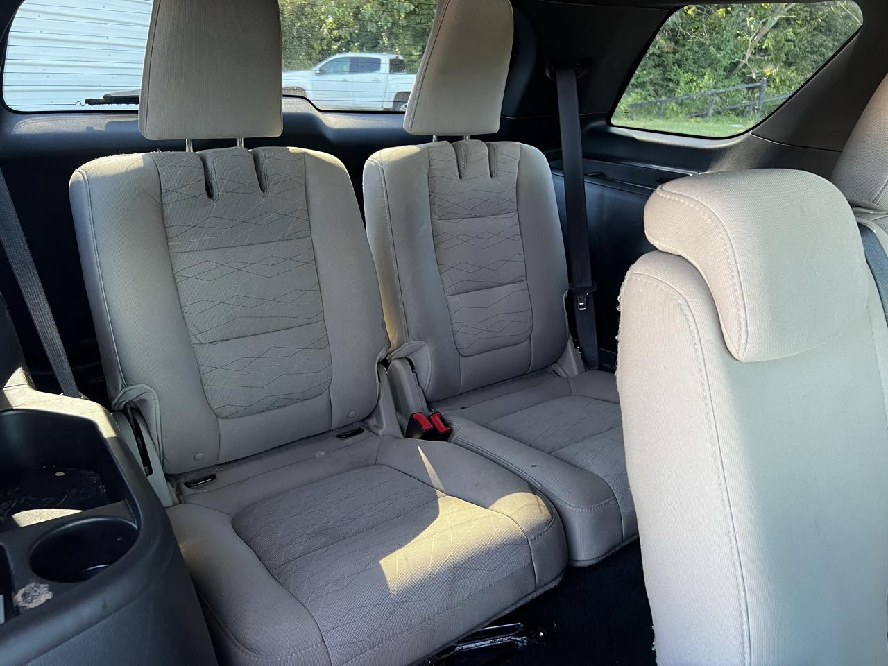 Ford Explorer Base FWD 2013