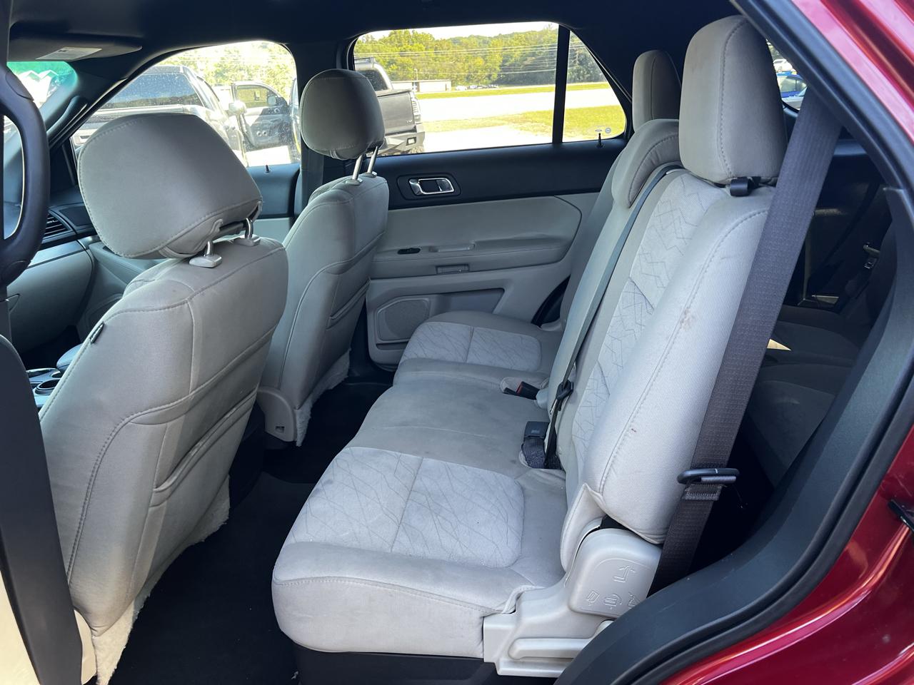 Ford Explorer Base FWD 2013