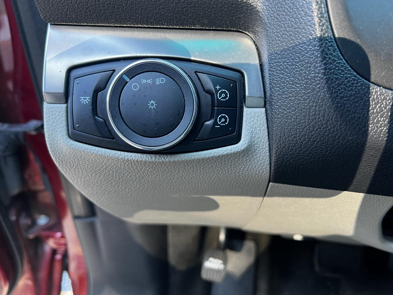 Ford Explorer Base FWD 2013