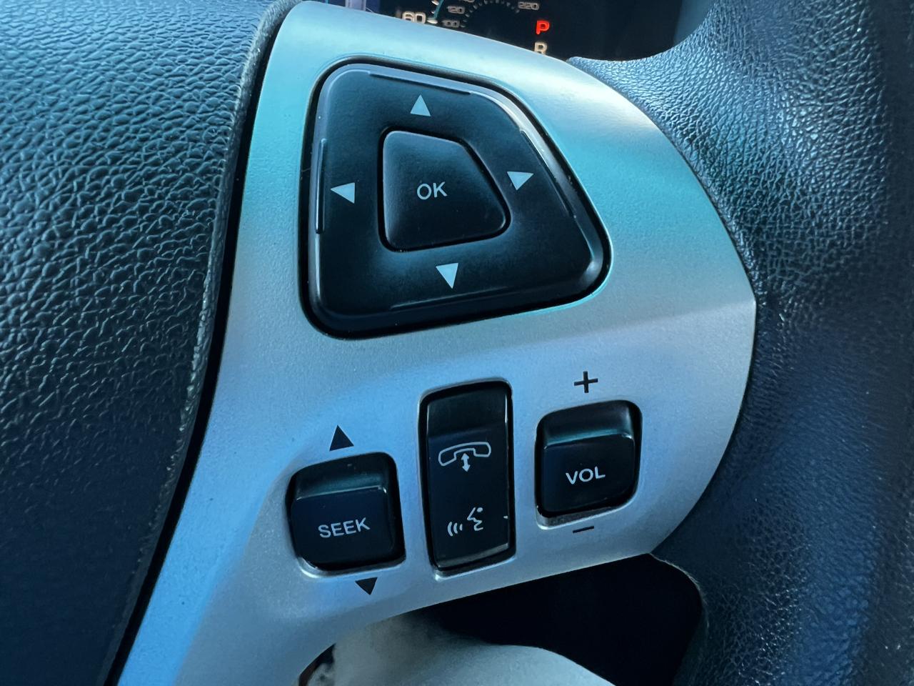 Ford Explorer Base FWD 2013