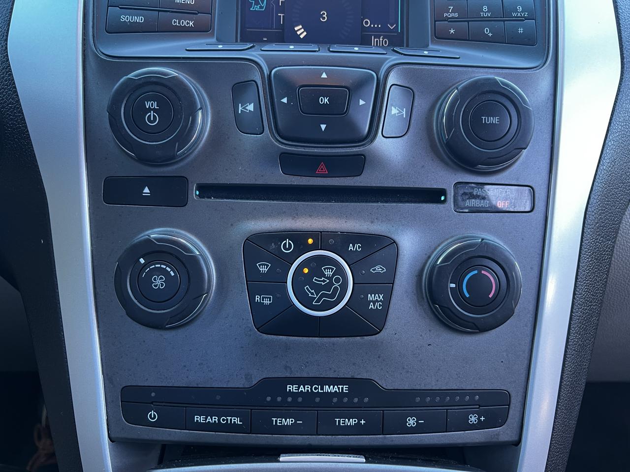 Ford Explorer Base FWD 2013