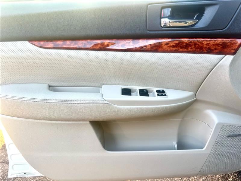 Subaru Outback  2010