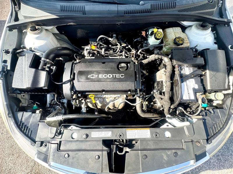 2012 Chevrolet Cruze photo 2