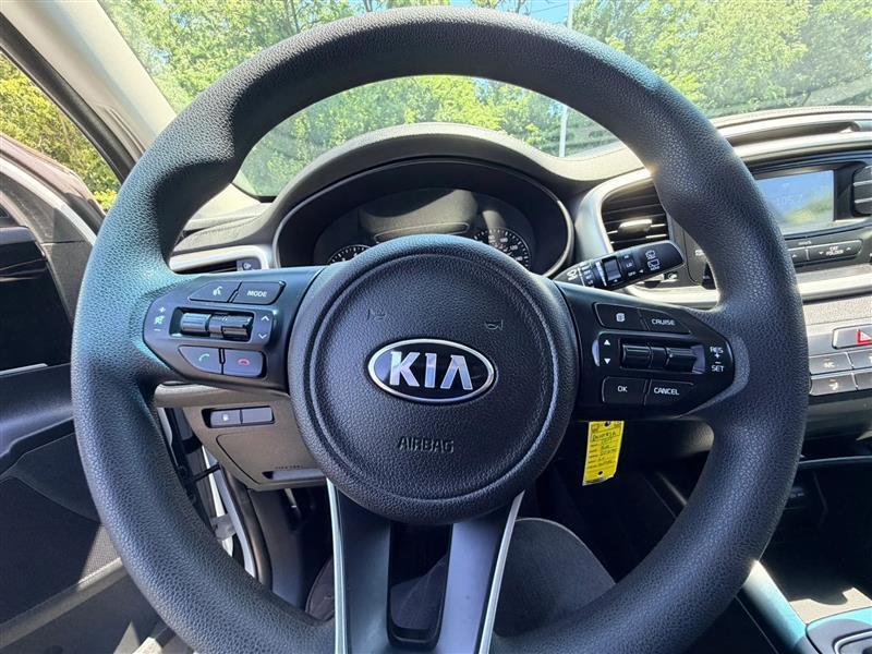 2017 Kia Sorento LX - Photo 12