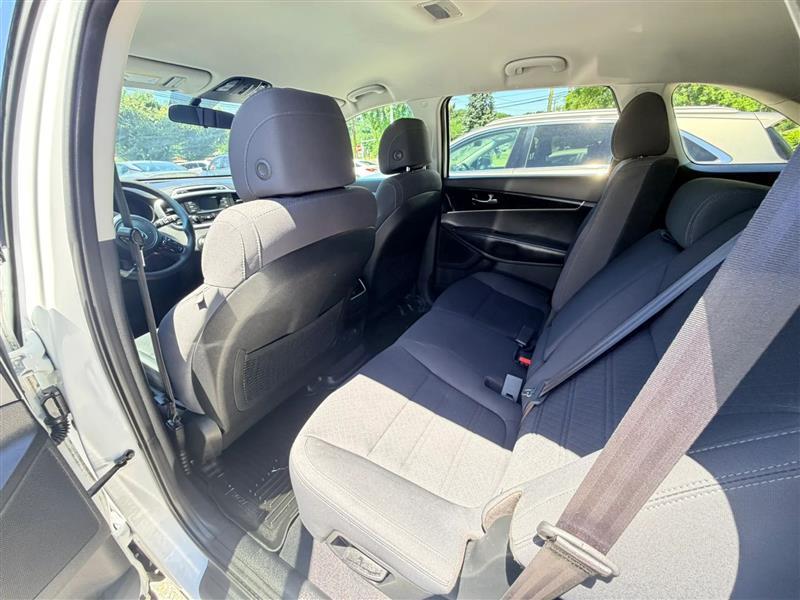 2017 Kia Sorento LX - Photo 13