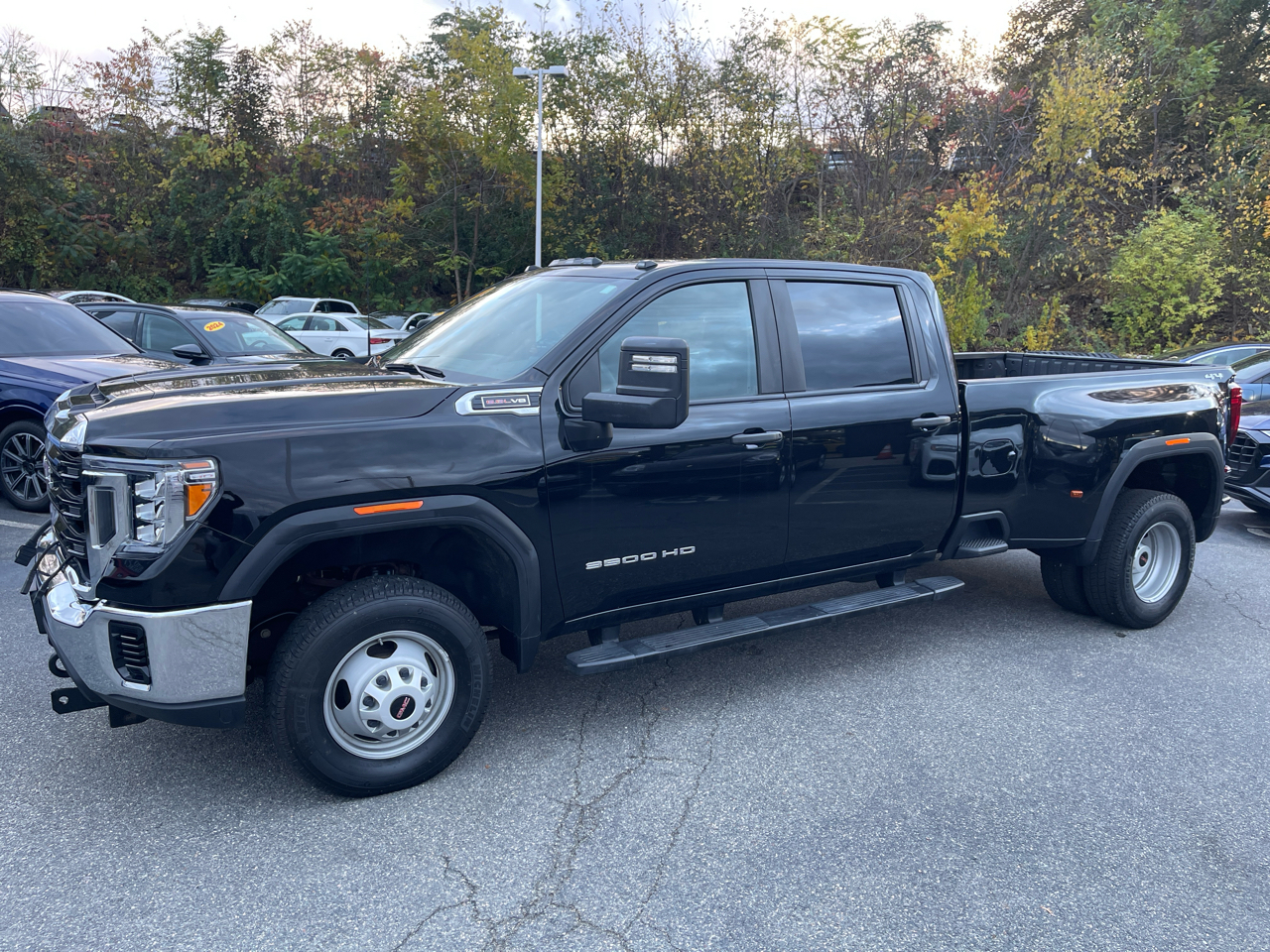 GMC Sierra 3500HD Pro Crew Cab 4WD SB 2022