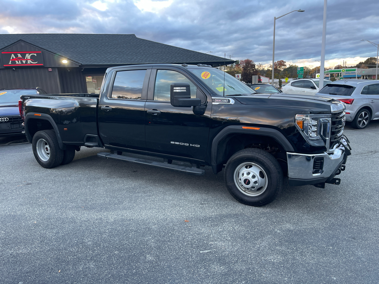 GMC Sierra 3500HD Pro Crew Cab 4WD SB 2022
