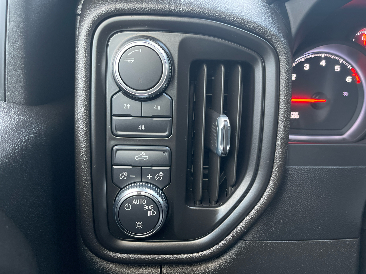 GMC Sierra 3500HD Pro Crew Cab 4WD SB 2022